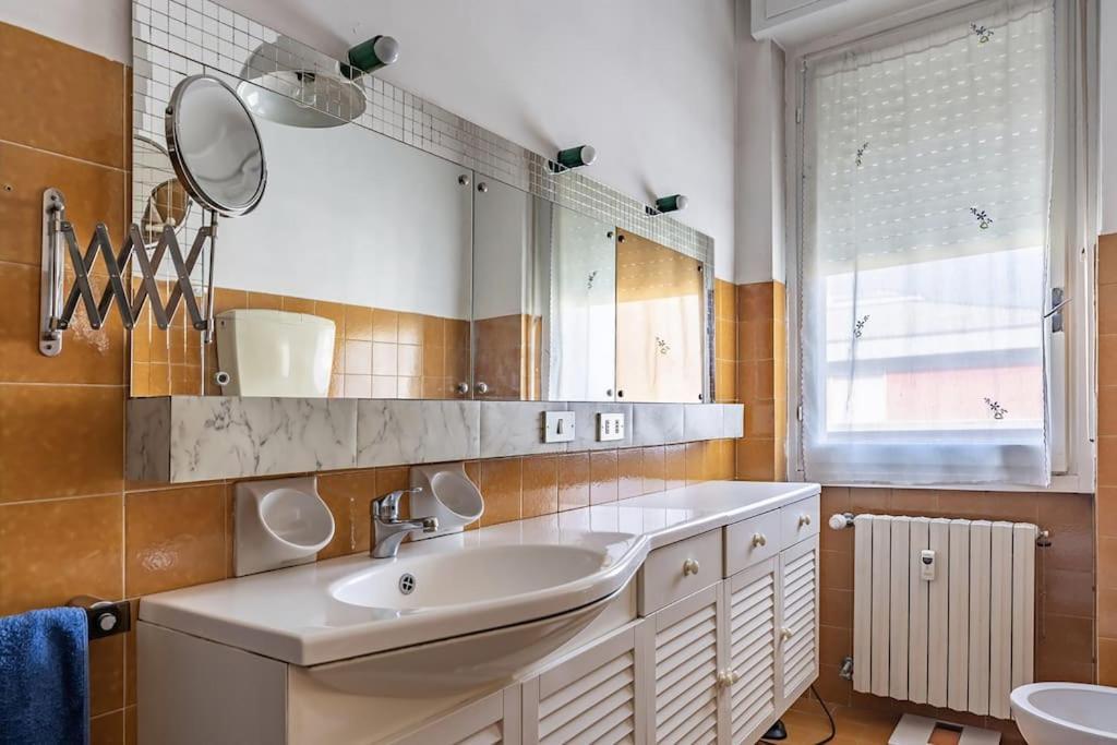 Attico Montiglio - Panorama-Wifi Apartman Collebeato Kültér fotó